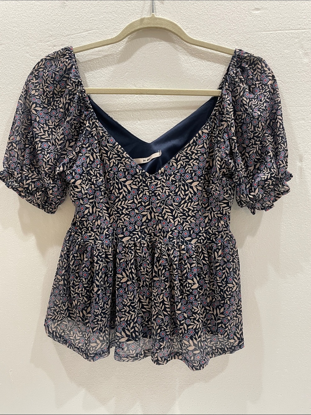 Woman’s Mi ami short sleeve floral blouse
